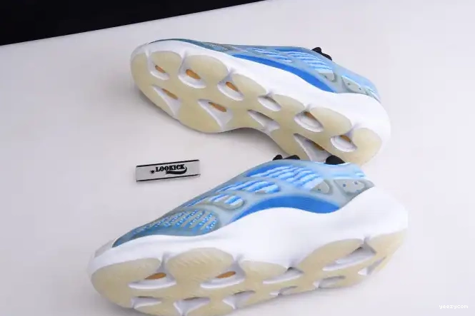 THE ADIDAS DARK IN G54850 V3 YEEZY GLOW 700 0601